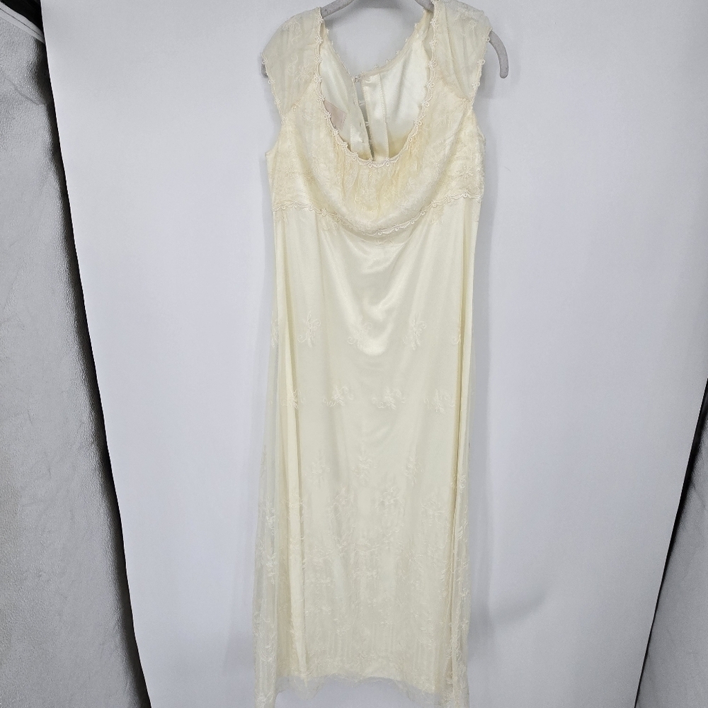 Jessica McClintock Cream vinatge short sleeve pearl button lace wedding dress 10